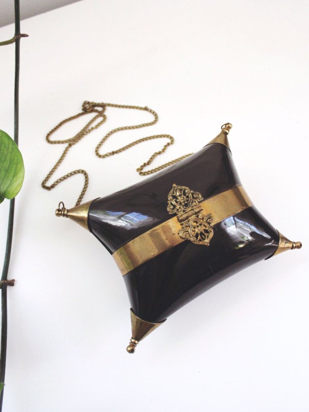 Vintage Black Gold Brass Pillow Purse Cushion Purse Minaudiere Art Deco Chain St - Picture 4 of 9